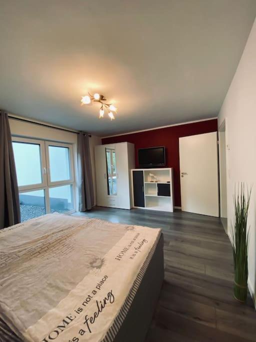 Grosse Moderne Ferienwohnung Auch Als Monteur Unterkunft Nutzbar, In Stolberg - Vicht Dış mekan fotoğraf